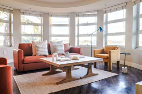 Spacious 3BDR & 2BTH in SM - 5-7 mins to the beach